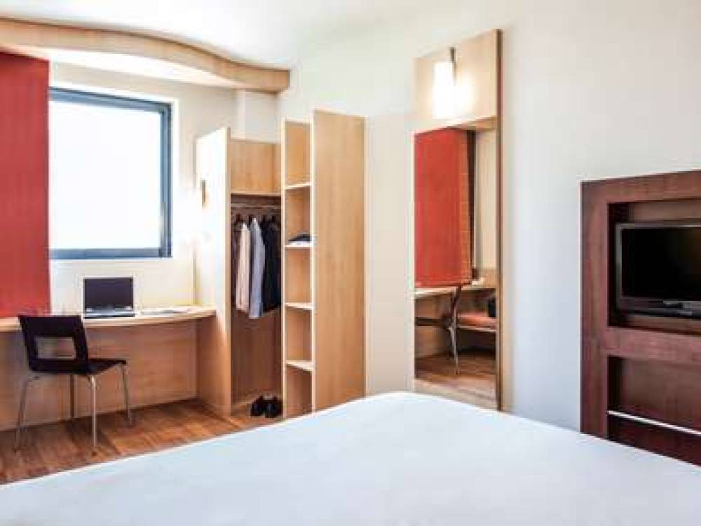 Ibis Barcelona Ripollet 7