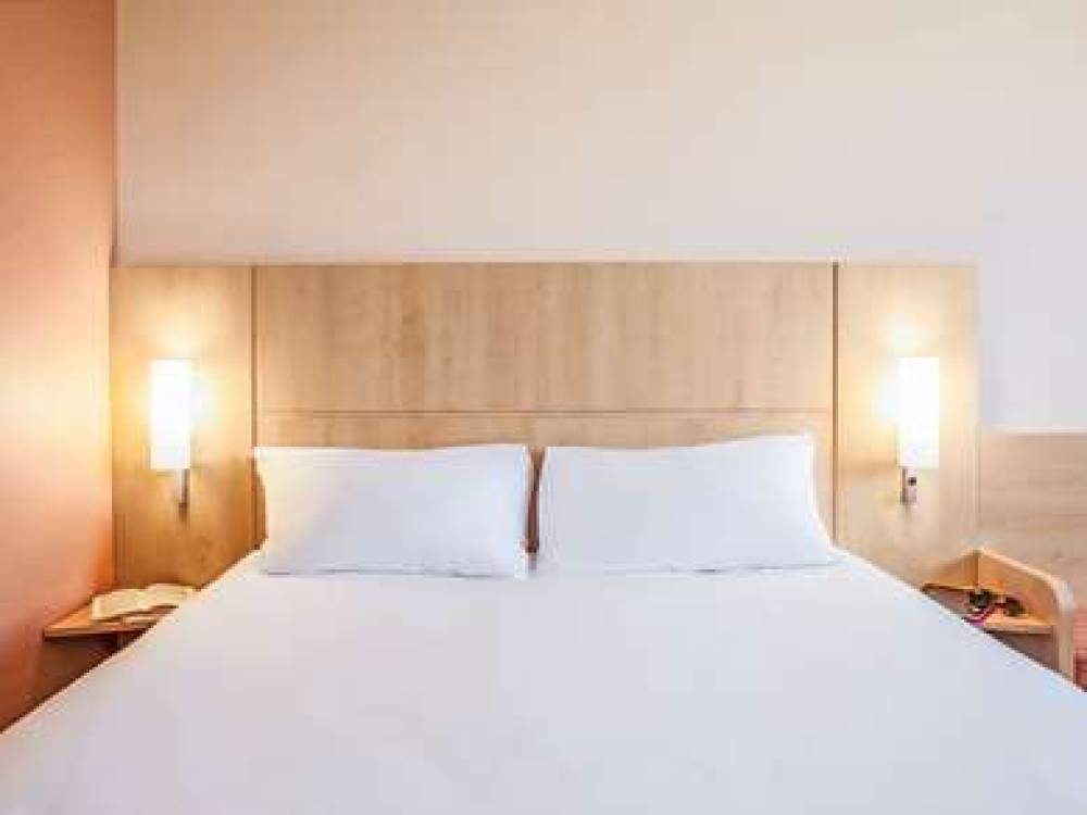 Ibis Barcelona Ripollet 5