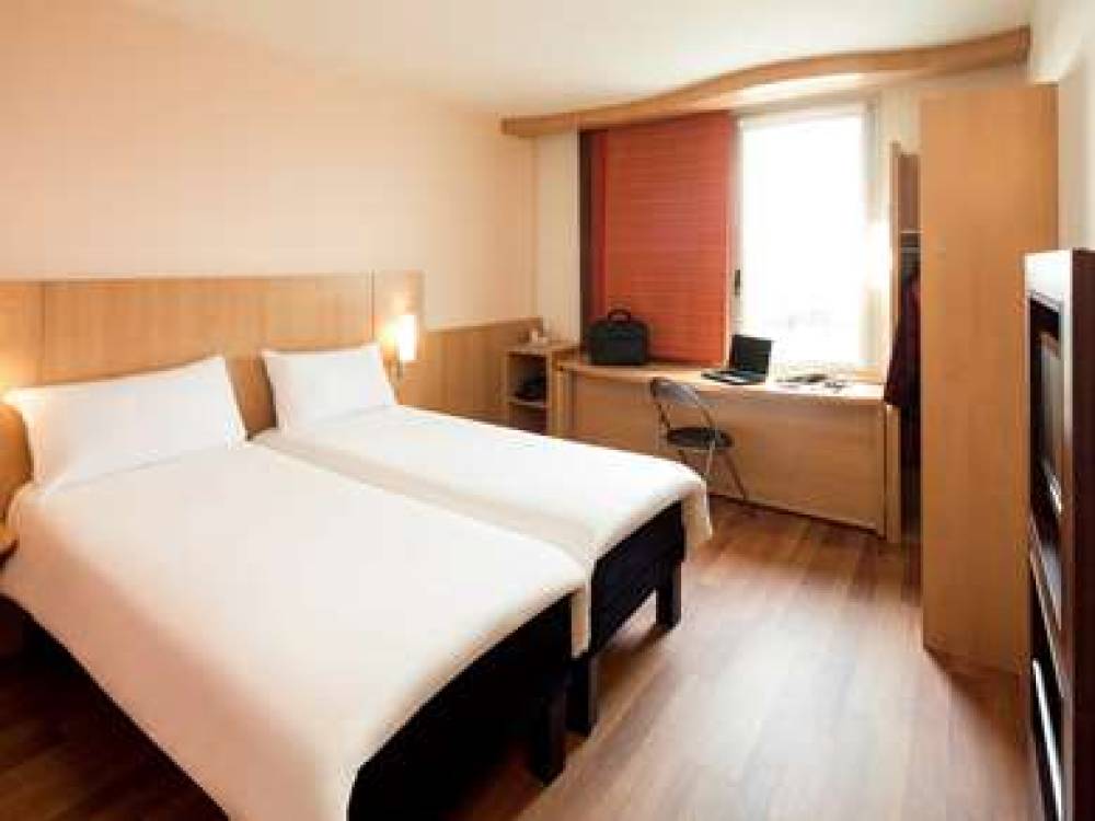 Ibis Barcelona Santa Coloma 6