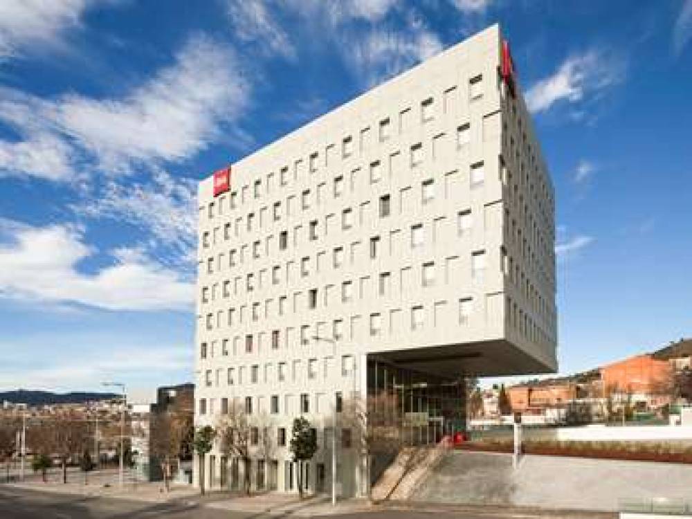 Ibis Barcelona Santa Coloma 4