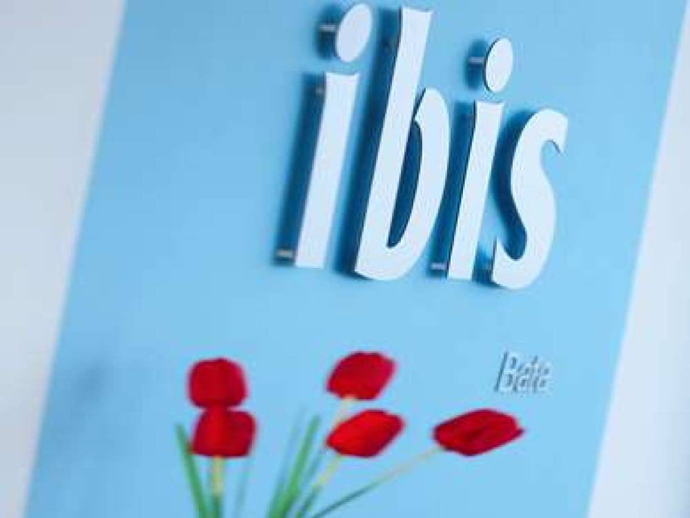 Ibis Bata 3