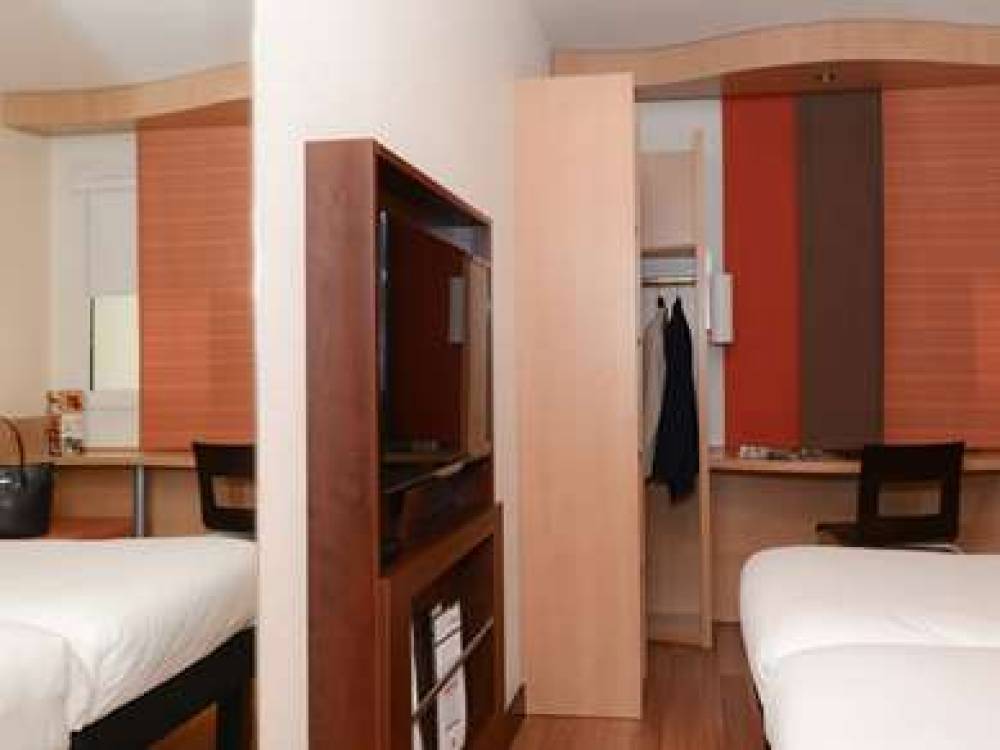 Ibis Caen Centre 8