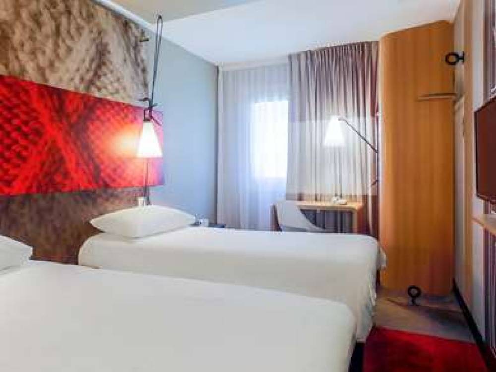 Ibis Carcassonne Est La Cite 10