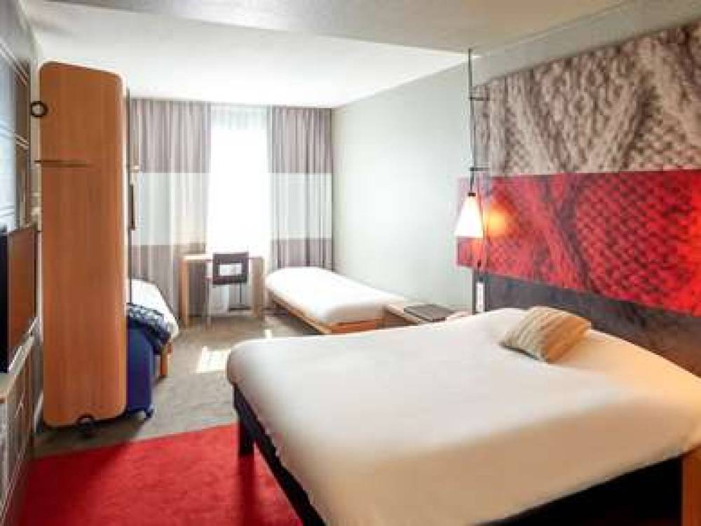 Ibis Cholet 4