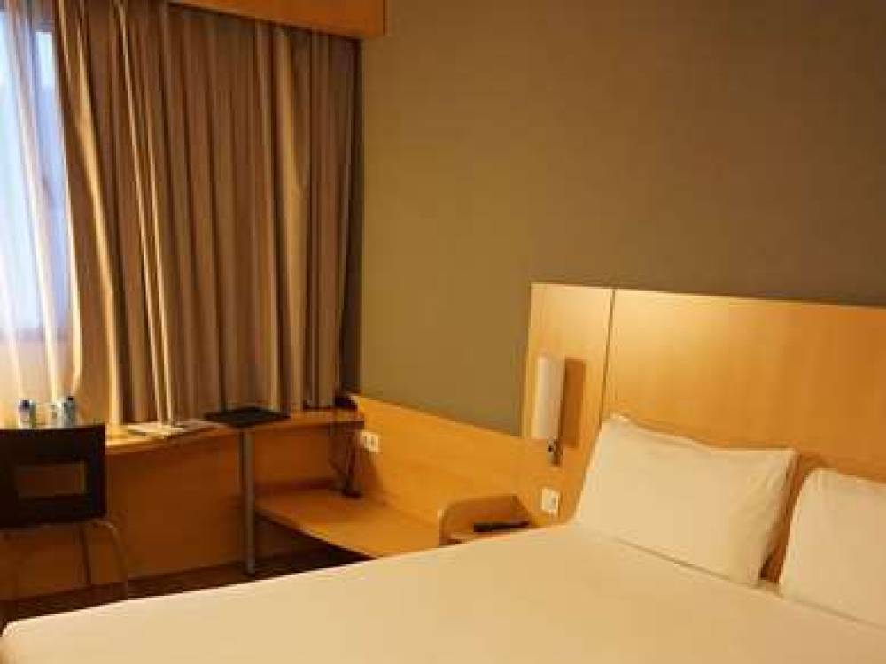 Ibis Girona Costa Brava 6