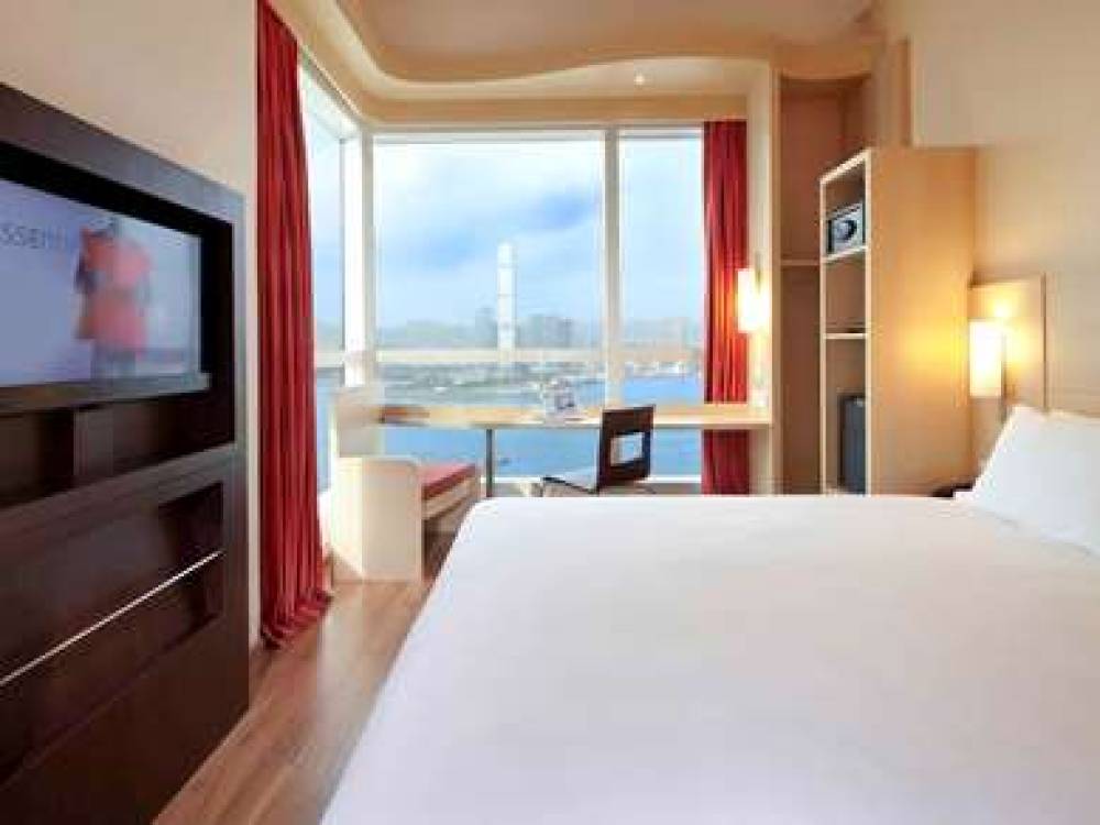 Ibis Hong Kong Central & Sheung Wan 5