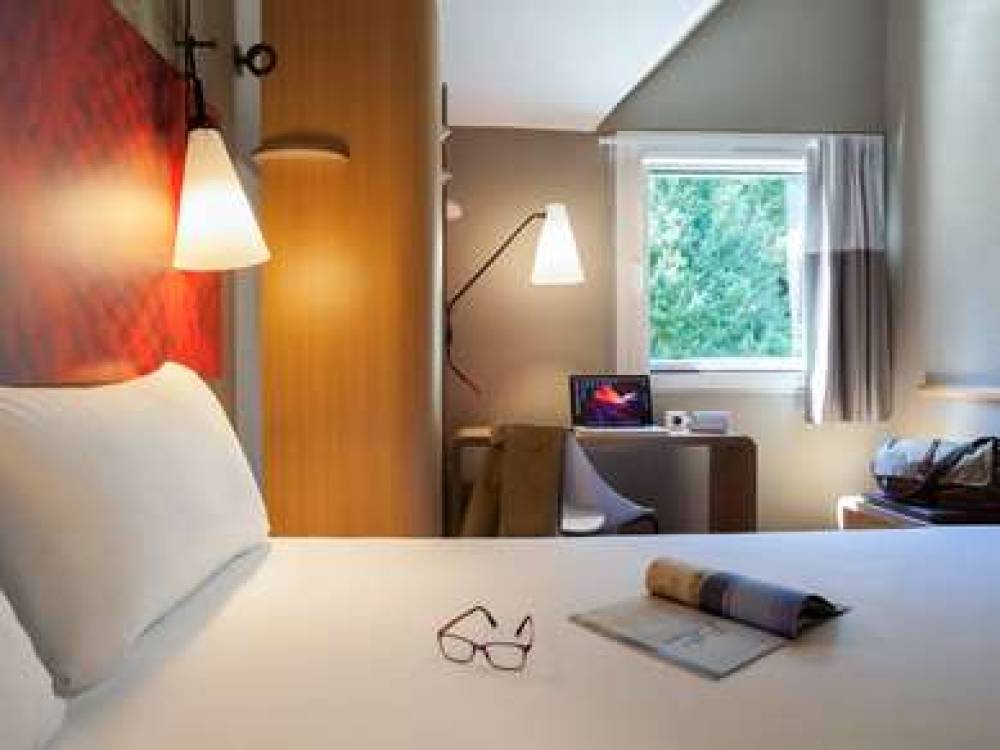 Ibis Jouy-en-Josas Velizy 9