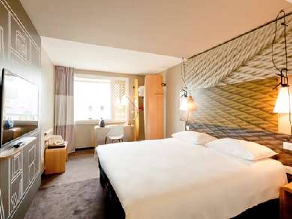 IBIS LYON CARRE DE SOIE 5