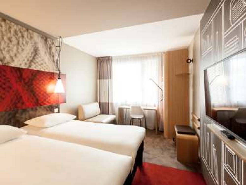 IBIS LYON CARRE DE SOIE 10