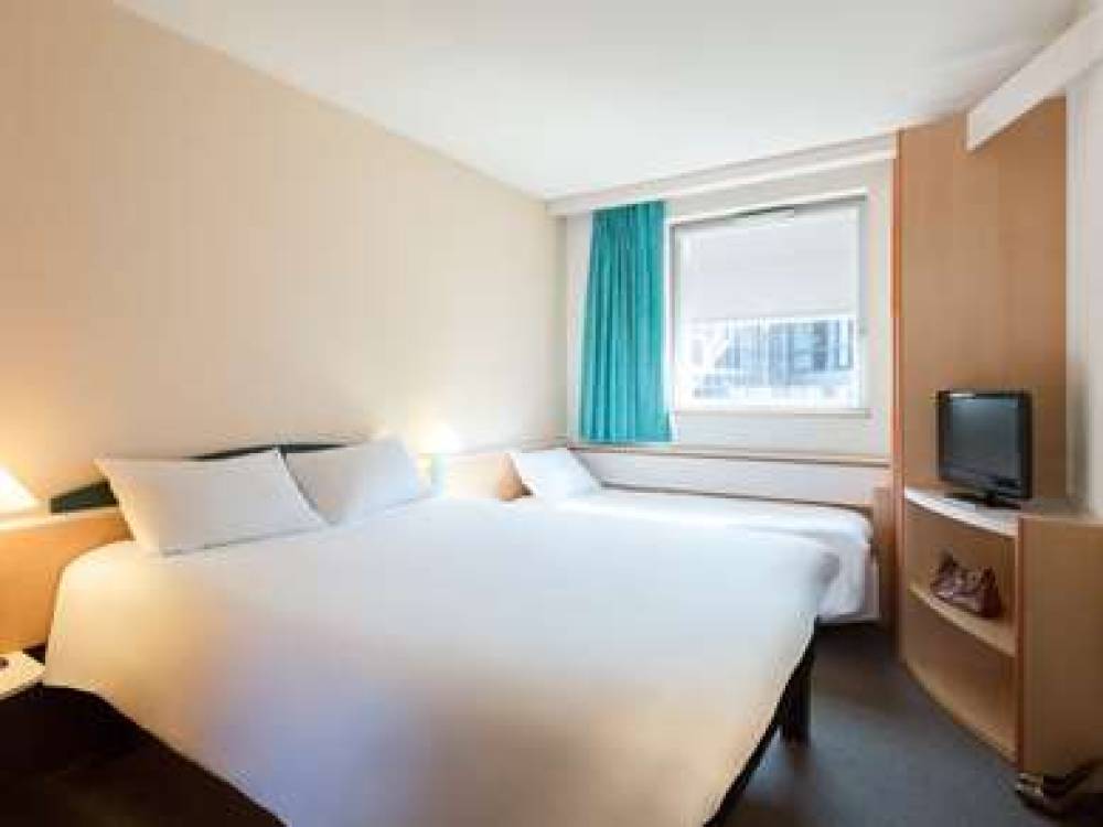 Ibis Lyon Est Bron 8