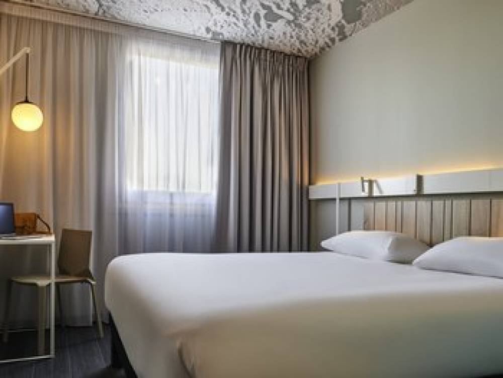 IBIS MONTLHERY PARIS SUD 5