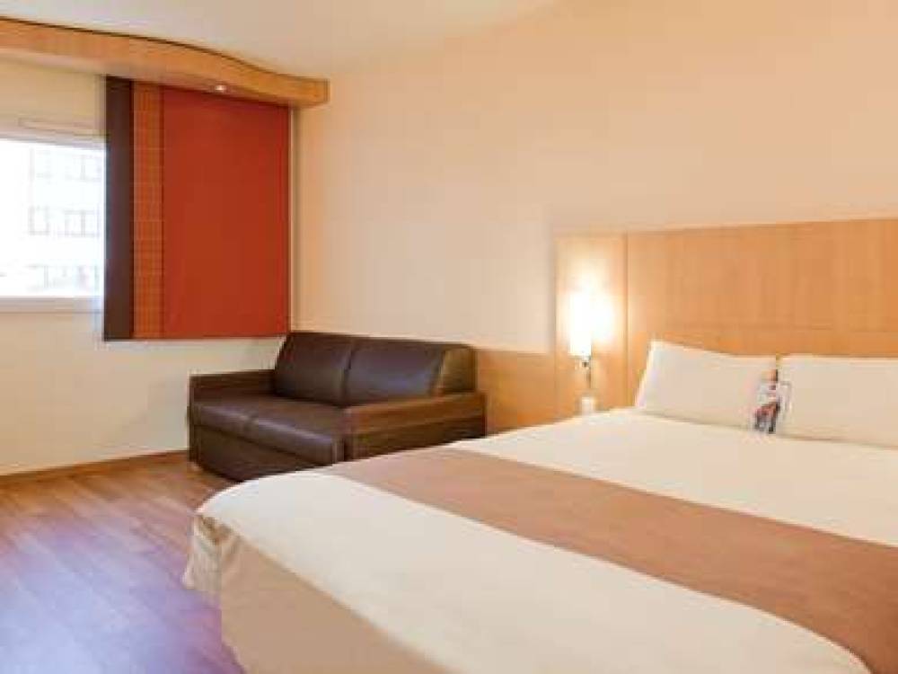 Ibis Paris Pantin Eglise 6