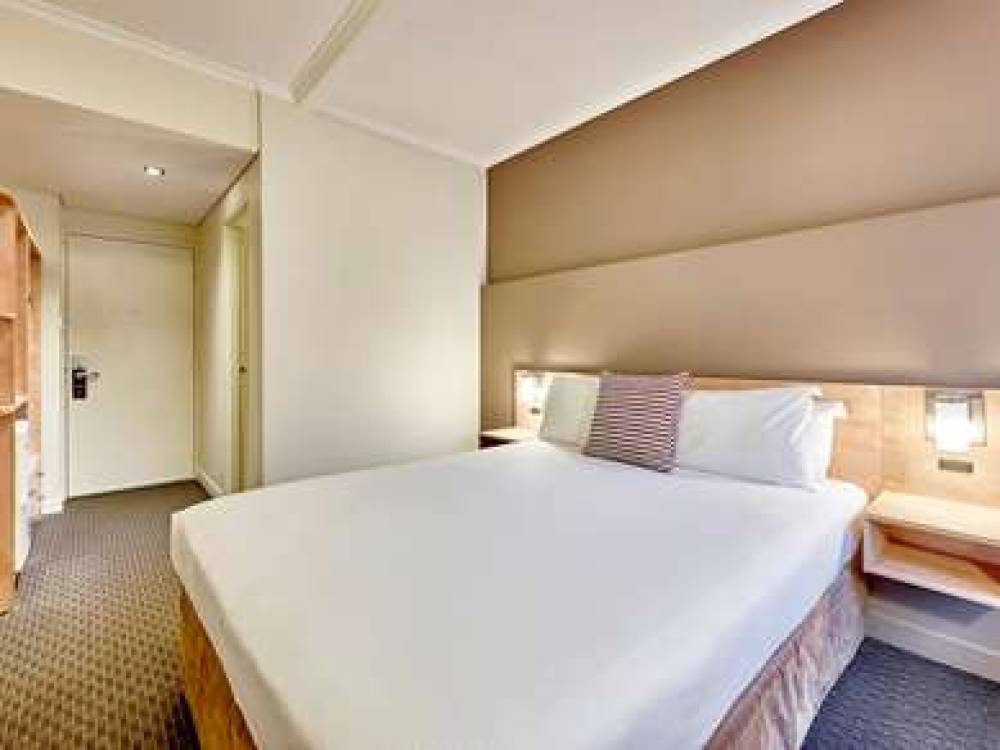 Ibis Perth 7