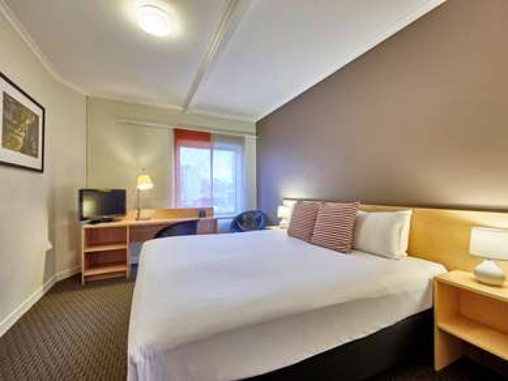 Ibis Perth 4