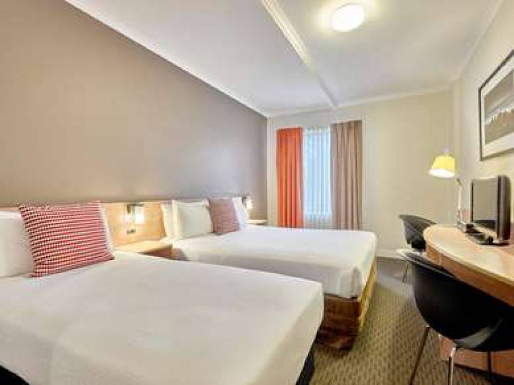 Ibis Perth 6