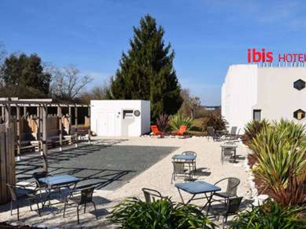 IBIS SAINTES 6