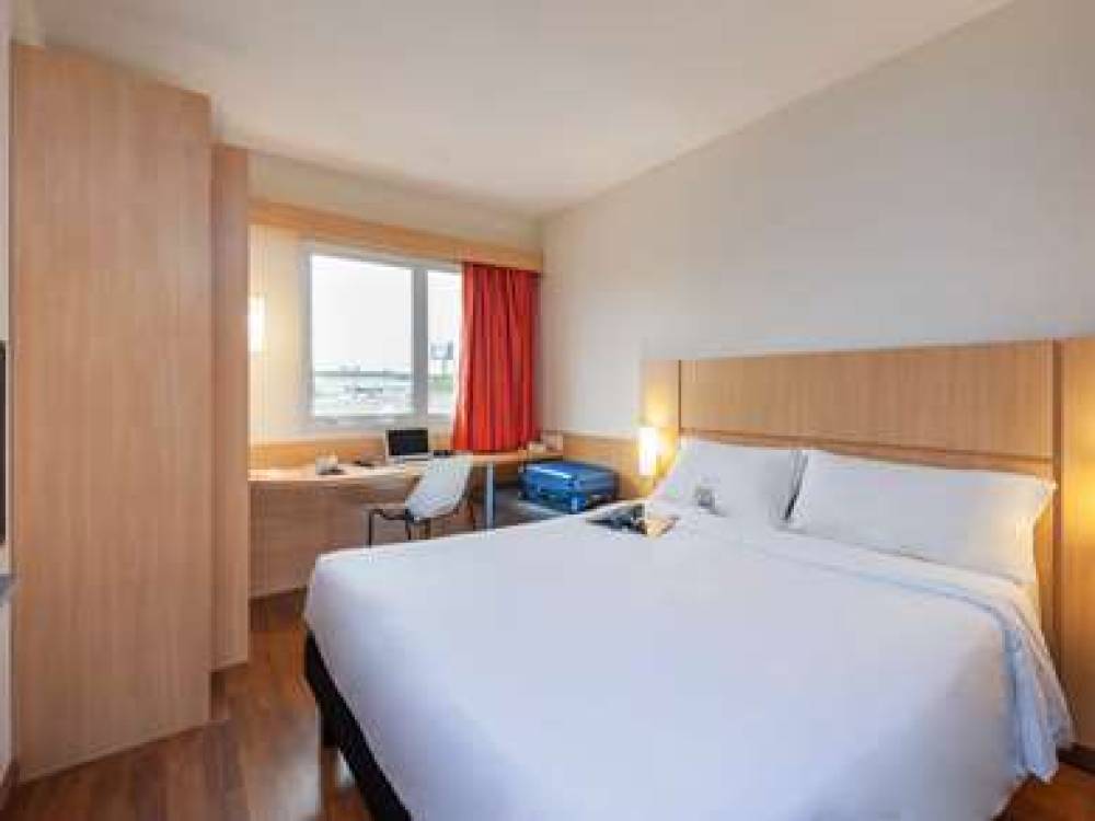 Ibis Sao Jose 6