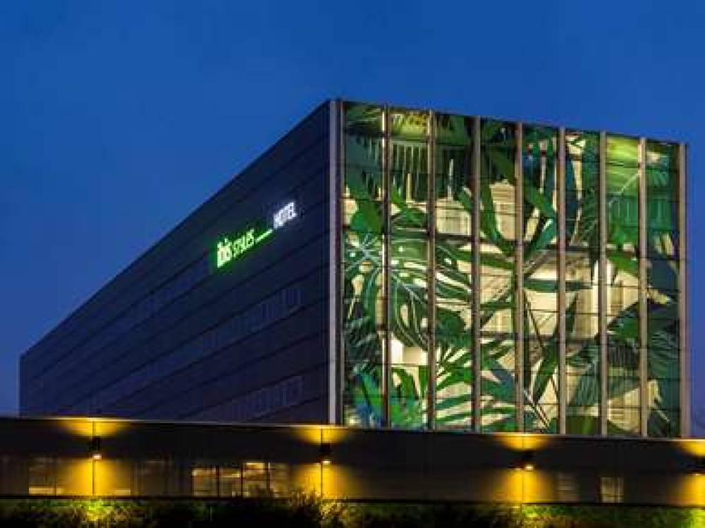 Ibis Styles Amsterdam Airport 1