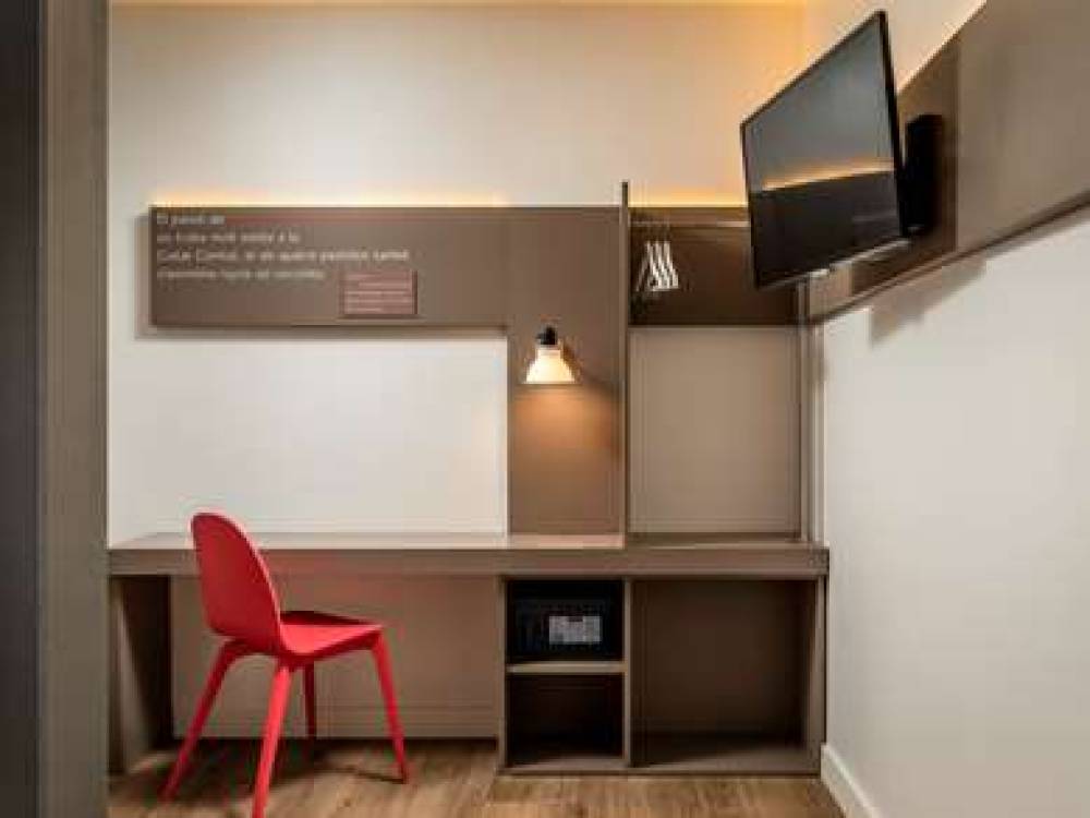 Ibis Styles Barcelona Centre 10