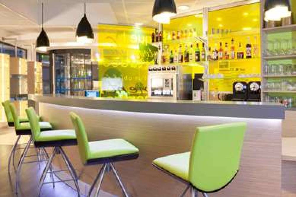 Ibis Styles Beaune Centre 10