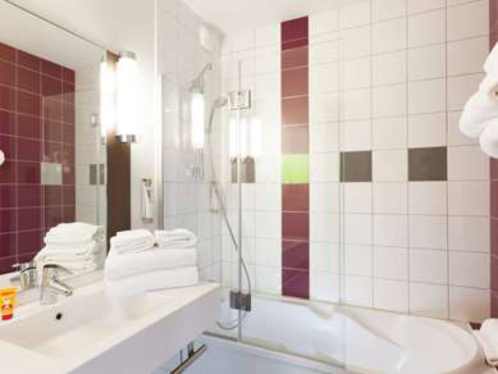 Ibis Styles Beaune Centre 9