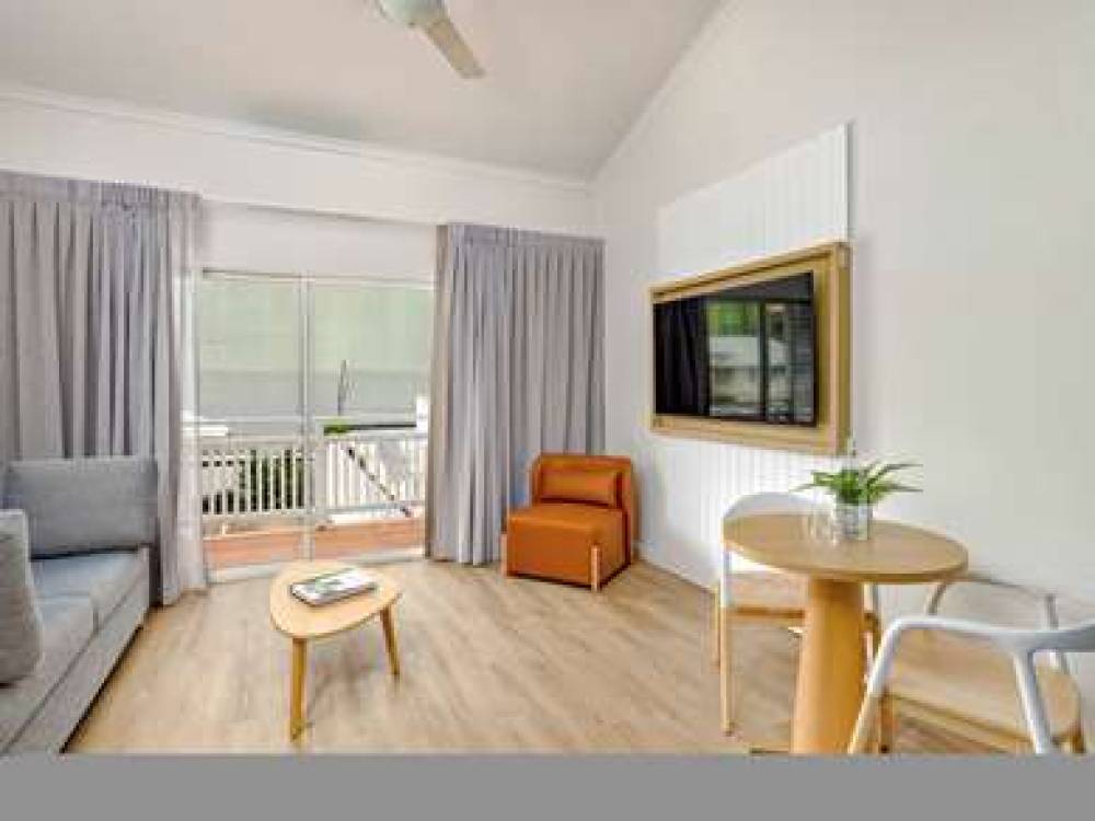 Ibis Styles Cairns 7