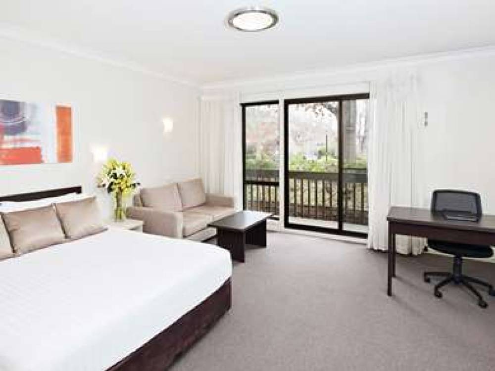 Ibis Styles Canberra Tall Trees 9