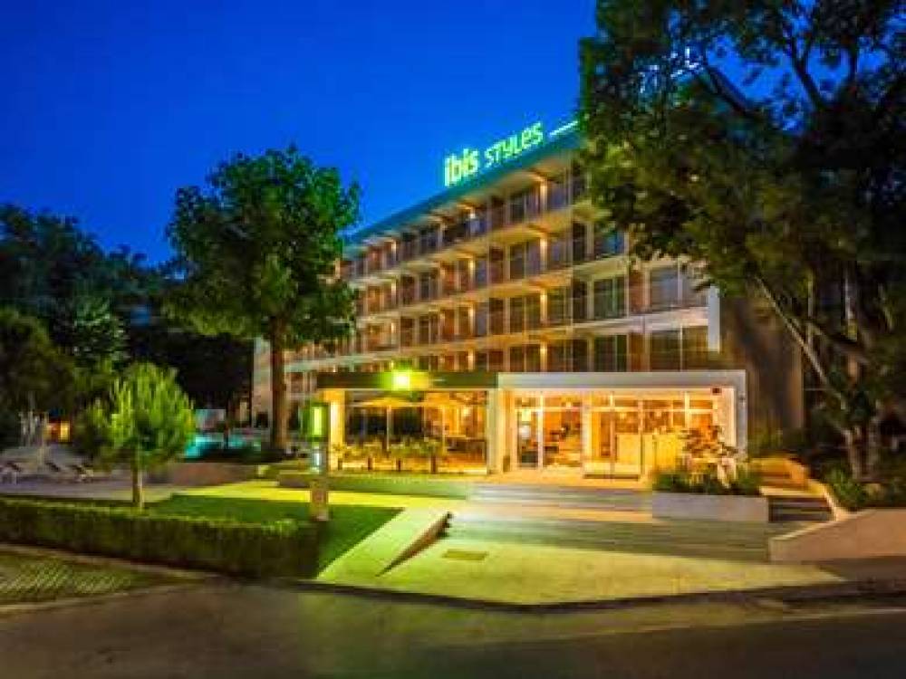 Ibis Styles Golden Sands Roomer Hotel 4