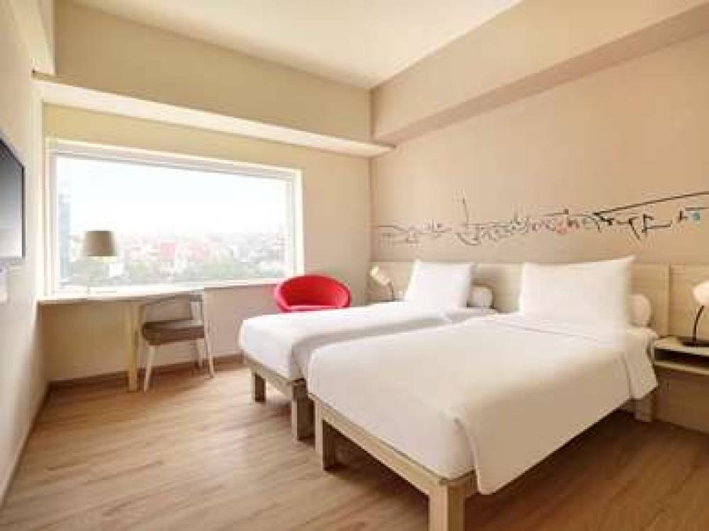 Ibis Styles Jakarta Gajah Mada 7