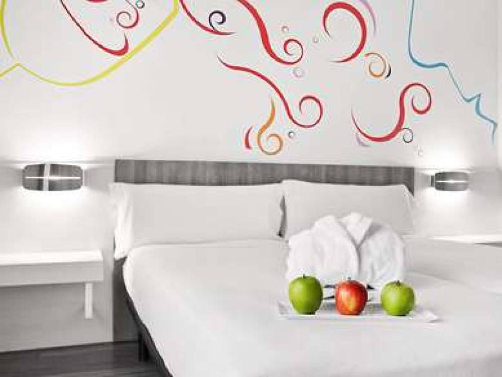 Ibis Styles Madrid Prado 7