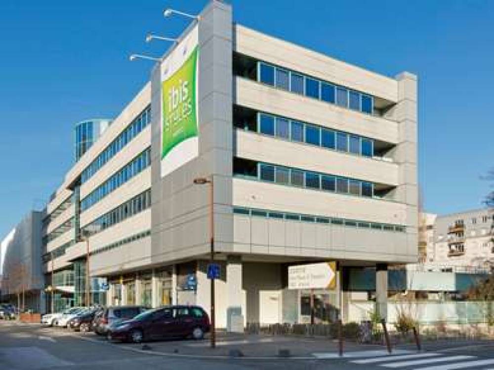 IBIS STYLES MASSY OPERA 4