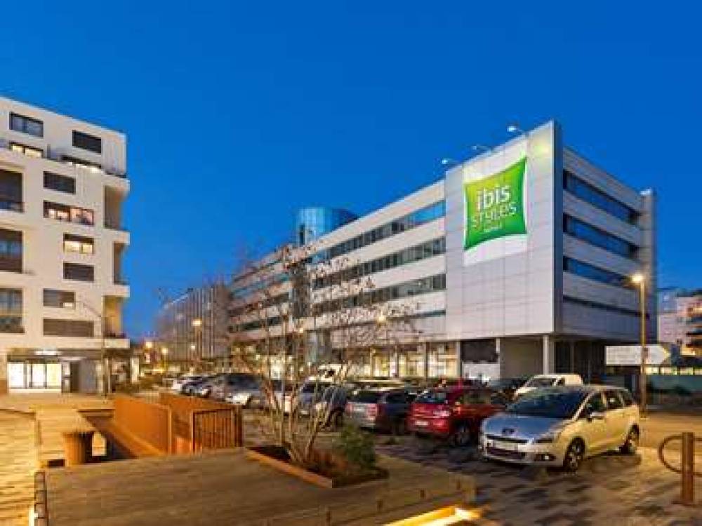 IBIS STYLES MASSY OPERA 1