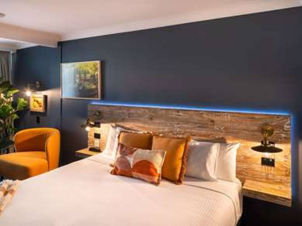 Ibis Styles Orange 10