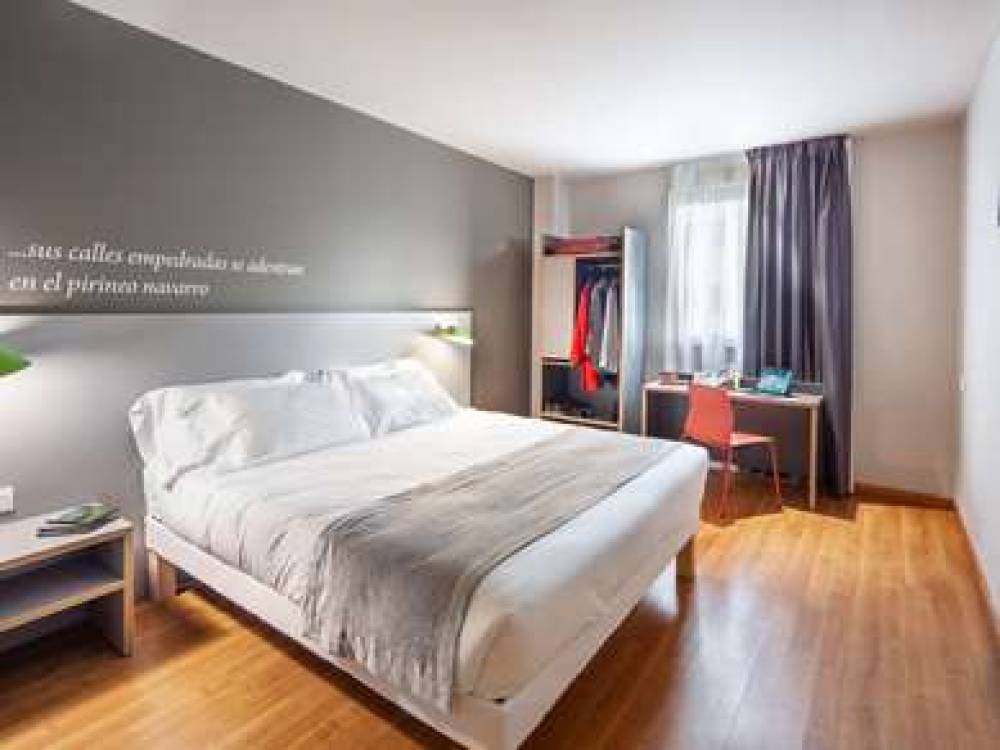 Ibis Styles Pamplona Noain 9