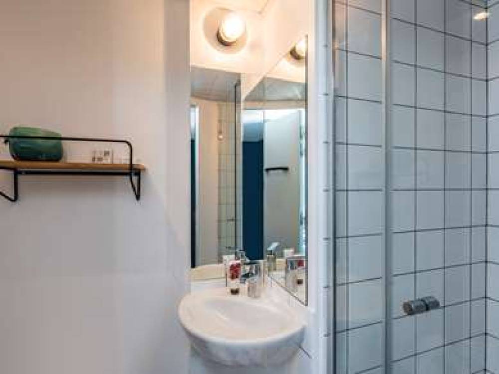 Ibis Styles Paris Gare De L'Est Magenta 10