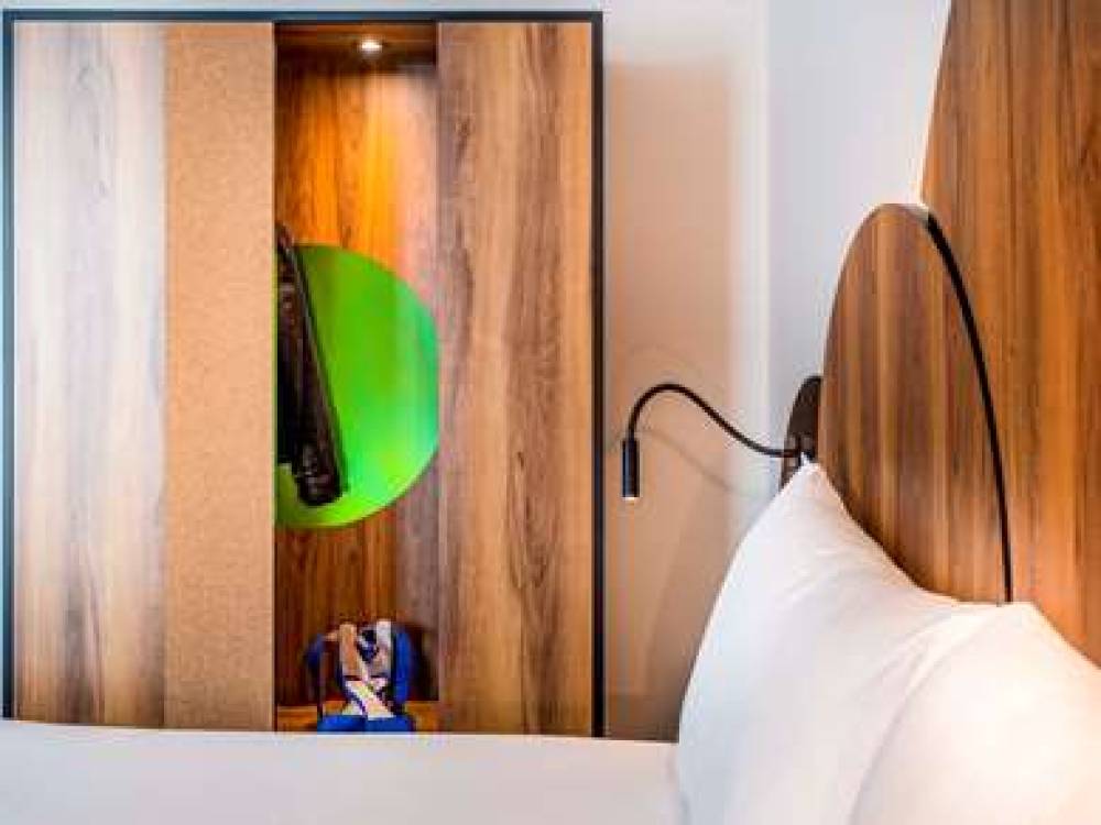 IBIS STYLES PARIS METEOR 10