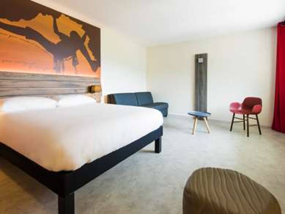 IBIS STYLES SALLANCHES 10