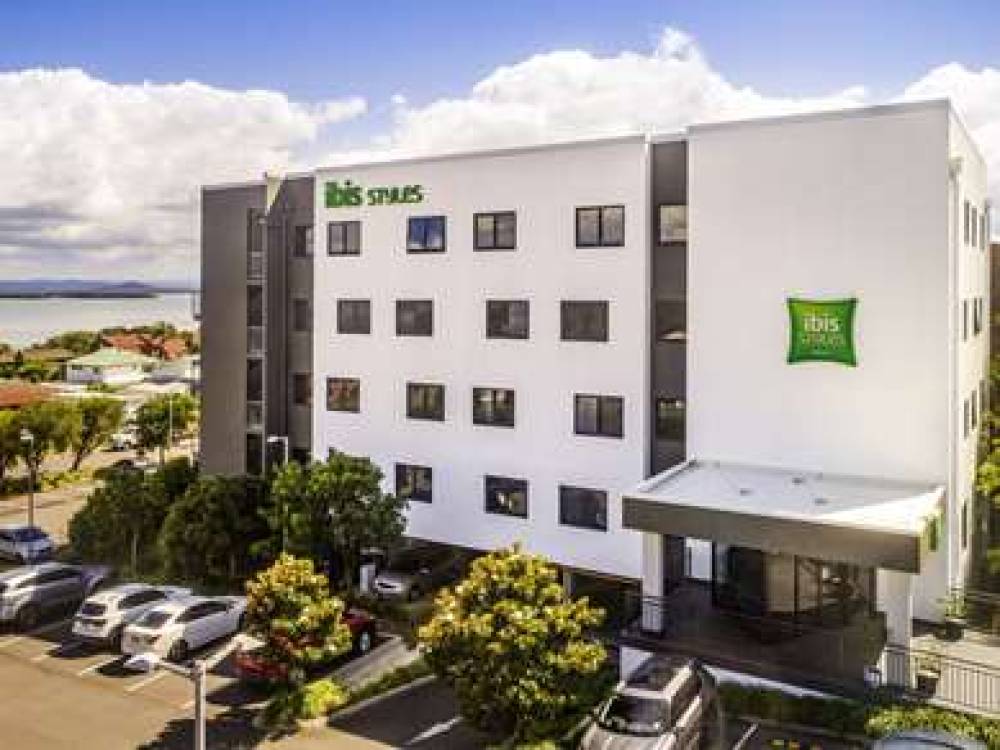 Ibis Styles The Entrance 2