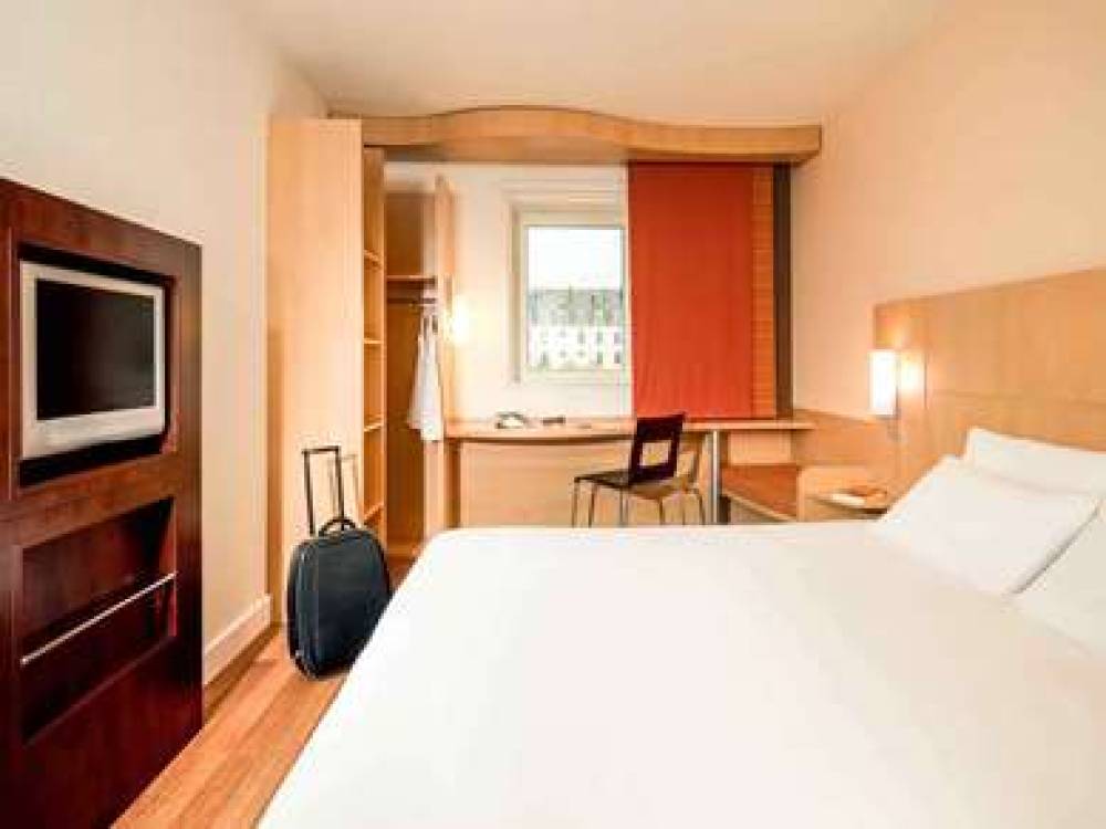 Ibis Vitre Centre 8