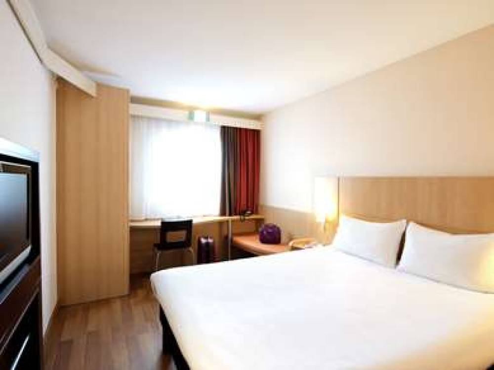 Ibis Warszawa Ostrobramska 4