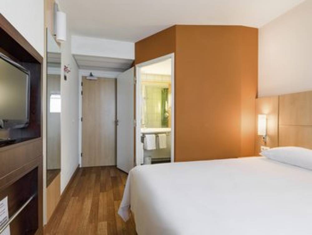 Ibis Warszawa Reduta 6