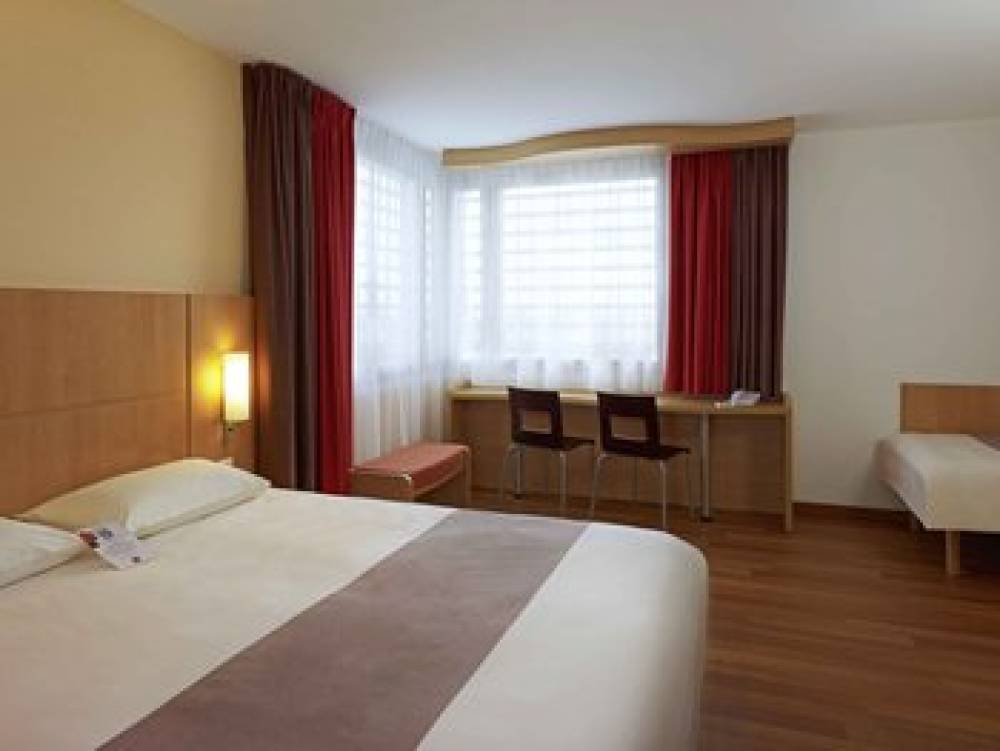 Ibis Warszawa Reduta 8