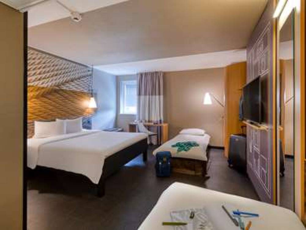 Ibis Zurich City West 8