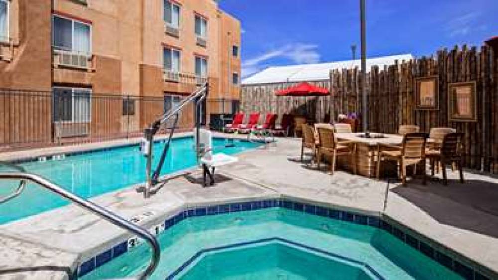 Inn At Santa Fe, SureStay Collection By Best Western 3