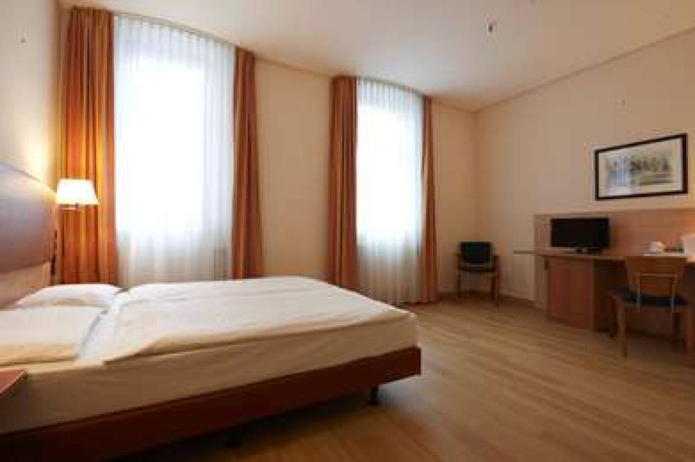 INTERCITYHOTEL BERLIN OSTBHF 10