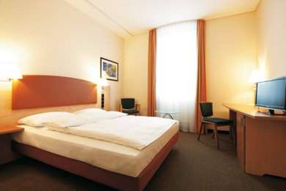 INTERCITYHOTEL BERLIN OSTBHF 9