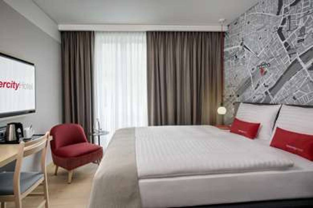 INTERCITYHOTEL FRANKFURT HBF 7