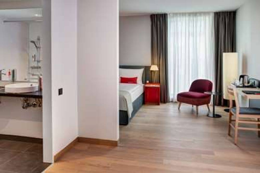 INTERCITYHOTEL FRANKFURT HBF 8