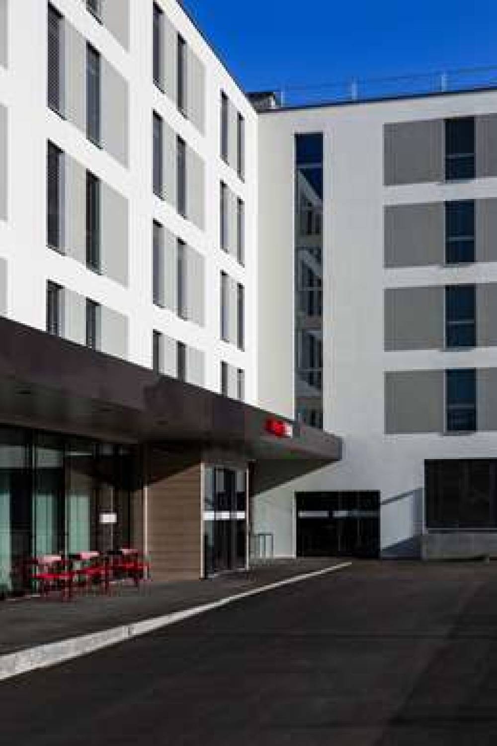 INTERCITYHOTEL ZURICH AIRPORT 4