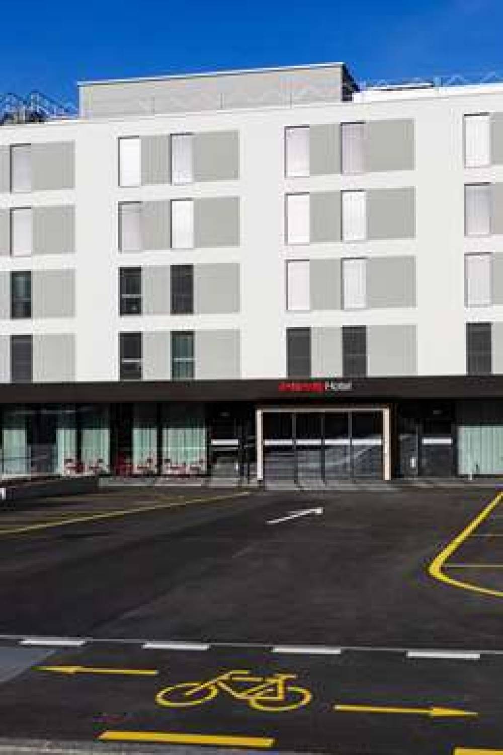 INTERCITYHOTEL ZURICH AIRPORT 8